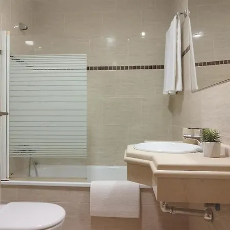 Apartamento En Urbanizacion De Lujo Con Piscina, Gimnasio Y Aparcamiento Gratis En La Zona