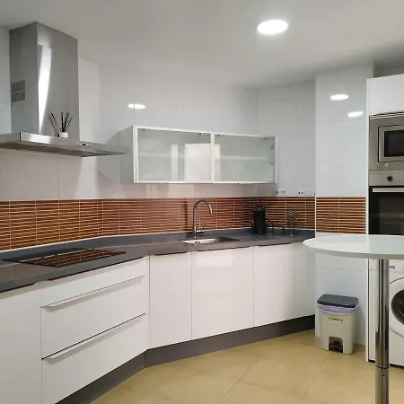 Apartamento En Urbanizacion De Lujo Con Piscina, Gimnasio Y Aparcamiento Gratis En La Zona Apartment